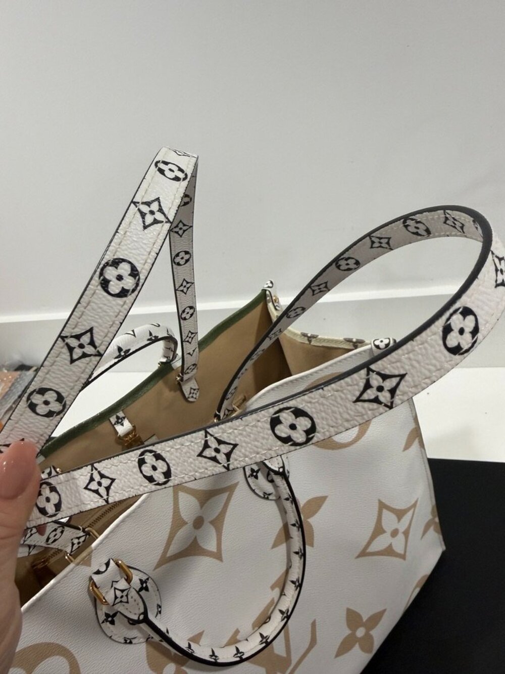 Louis Vuitton On The Go GM Khaki/Beige/White (JB1500) - Picture 12 of 16